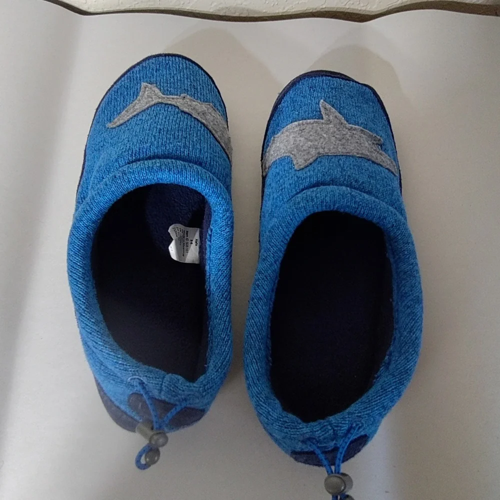 LL Bean Kids Daybreak Scuffs Shark Blue Sweater Knit Slippers Size 5-6 505181